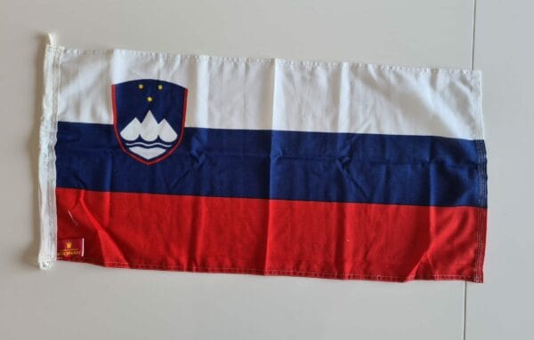 Sloveniens flagga