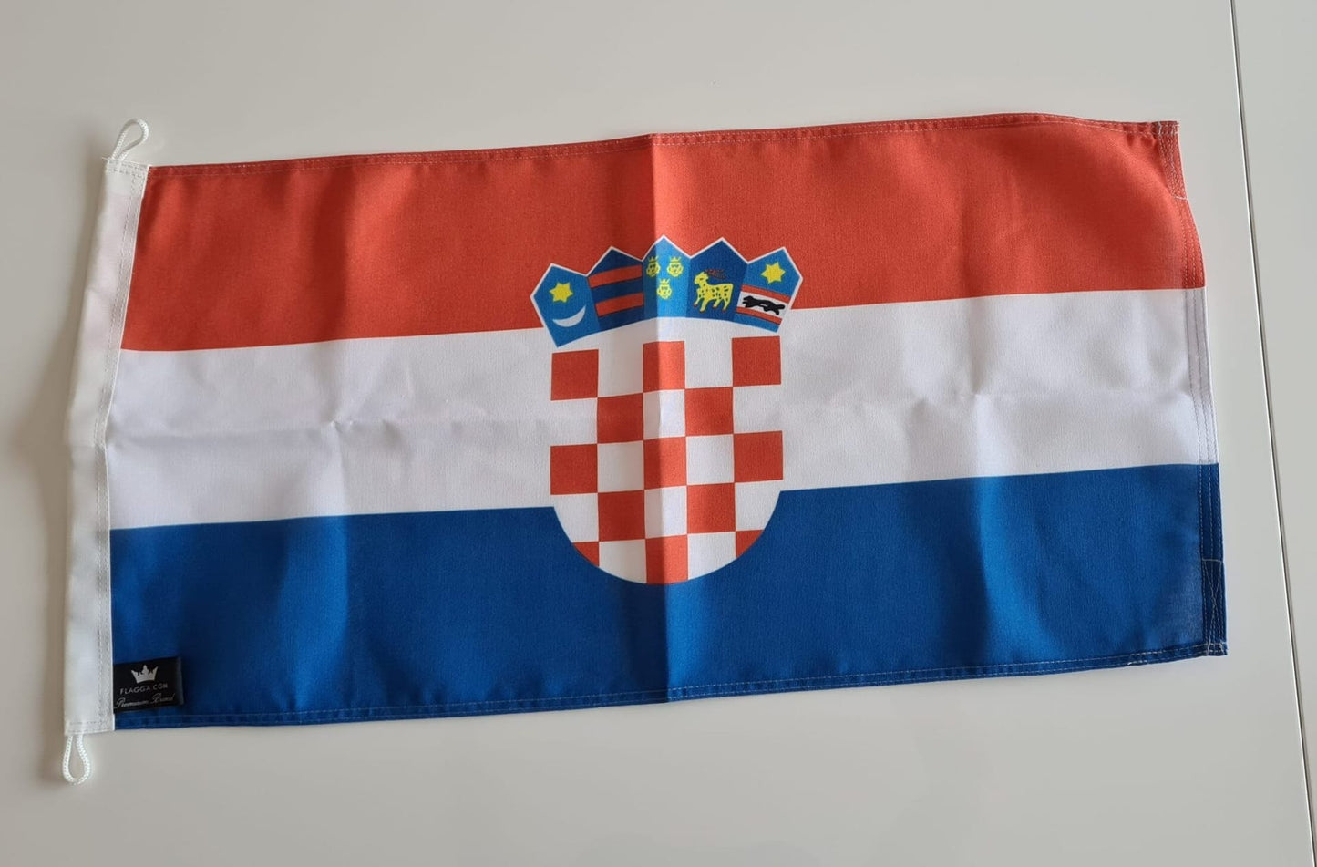 Kroatiens flagga Flaggfabriken Kronan
