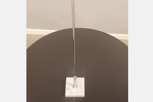 Bordsflaggstång 50 cm, vit marmorfot