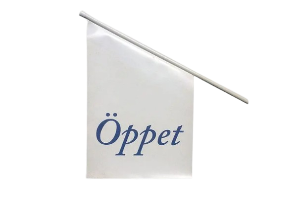 Fasadflagga "Öppet" Flaggfabriken Kronan